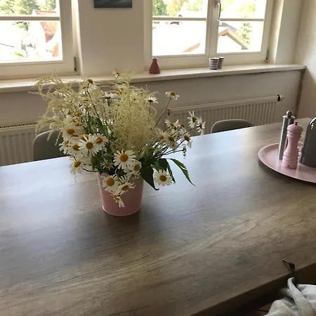 アパート Dachgeschoss Mit Traum Bergblick ガルミッシュ・パルテンキルヒェン